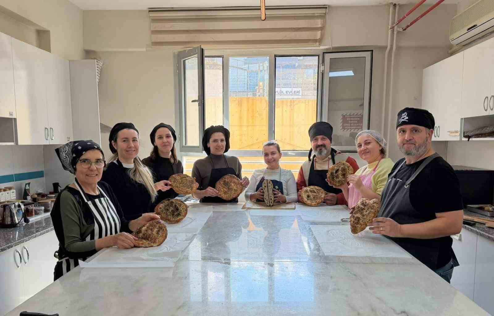 Halk Eğitim kursiyerleri pişirdi, ihtiyaç sahiplerinin sofraları bereketlendi