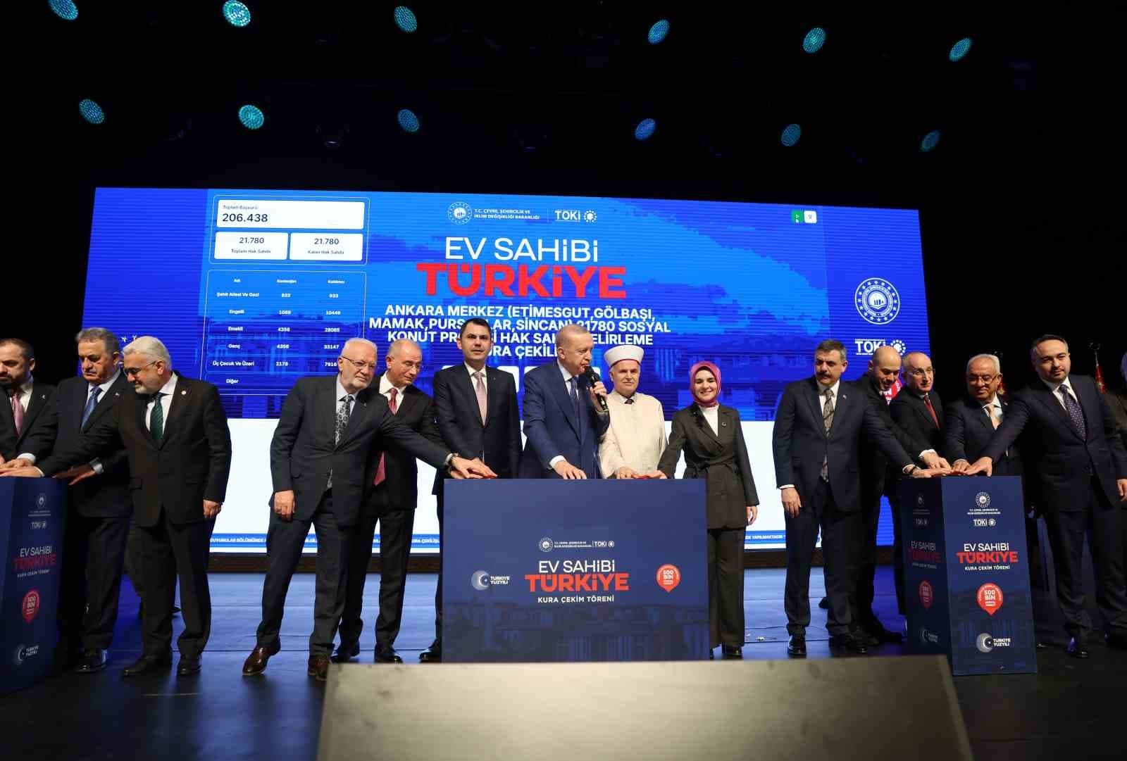 Bakan Kurum: "500 bin sosyal konutumuz bitecek, hayaller ertelenmeyecek, Türkiye kazanacak"