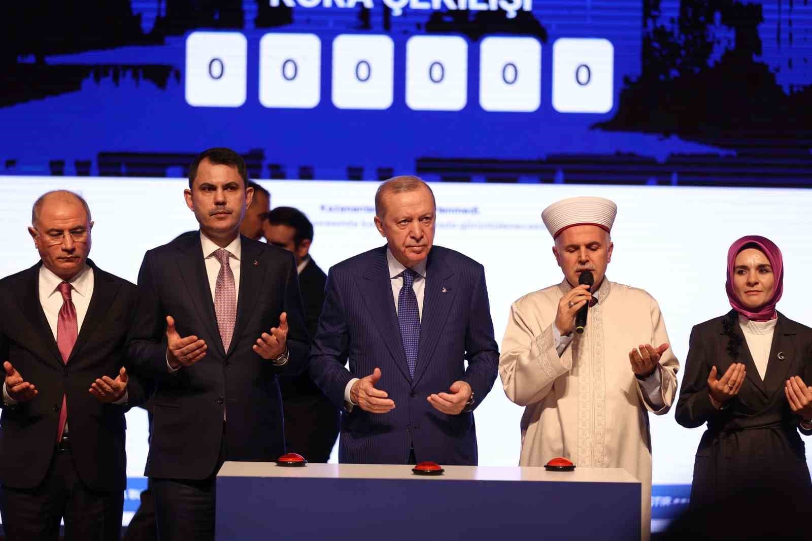 Bakan Kurum: "500 bin sosyal konutumuz bitecek, hayaller ertelenmeyecek, Türkiye kazanacak"