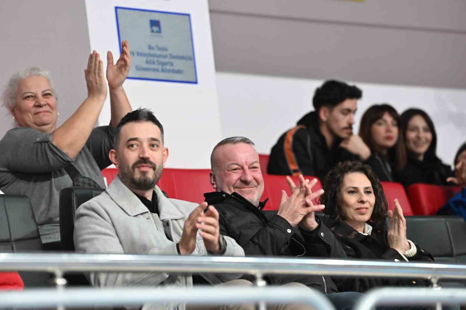 Karacabey’in sultanları ilk galibiyetini aldı