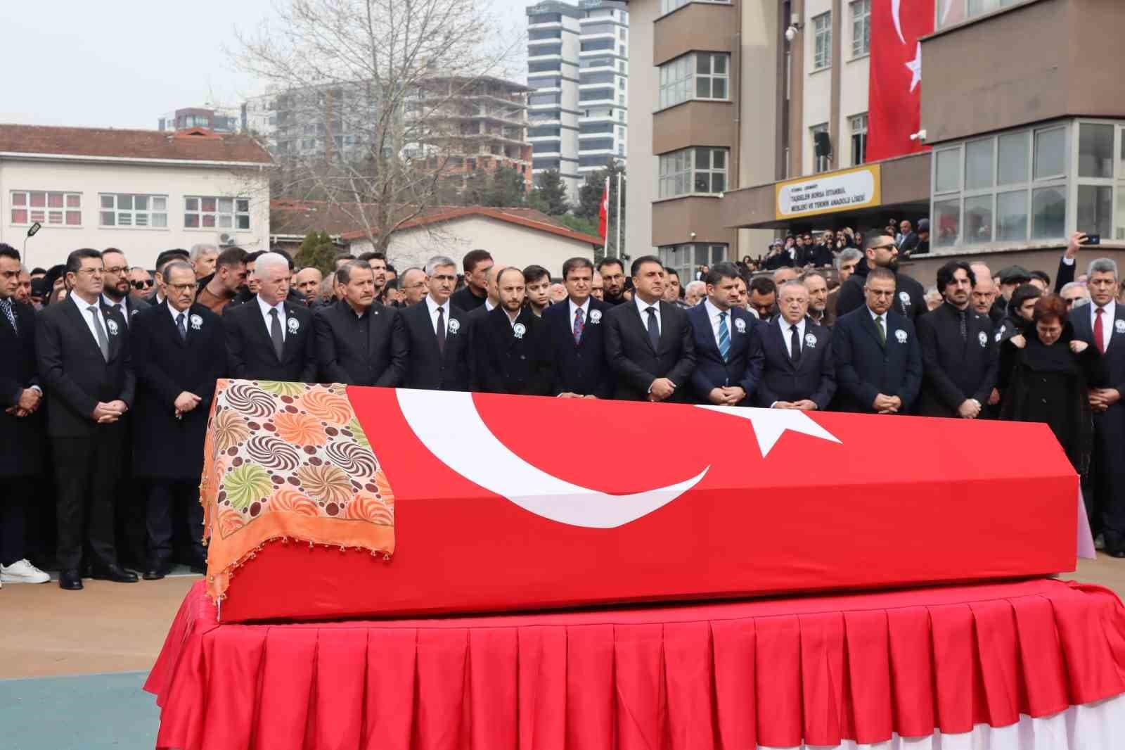 Yüzlerce meslektaşı Fatma Nur öğretmeni son yolculuğuna uğurladı