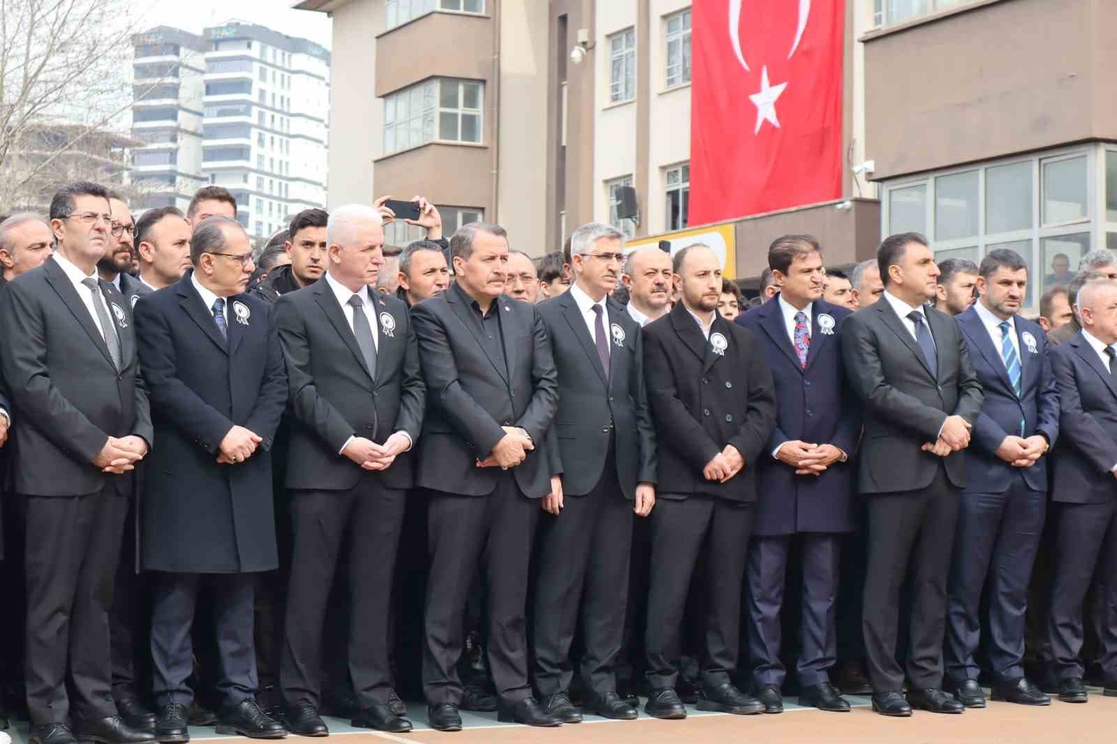 Yüzlerce meslektaşı Fatma Nur öğretmeni son yolculuğuna uğurladı