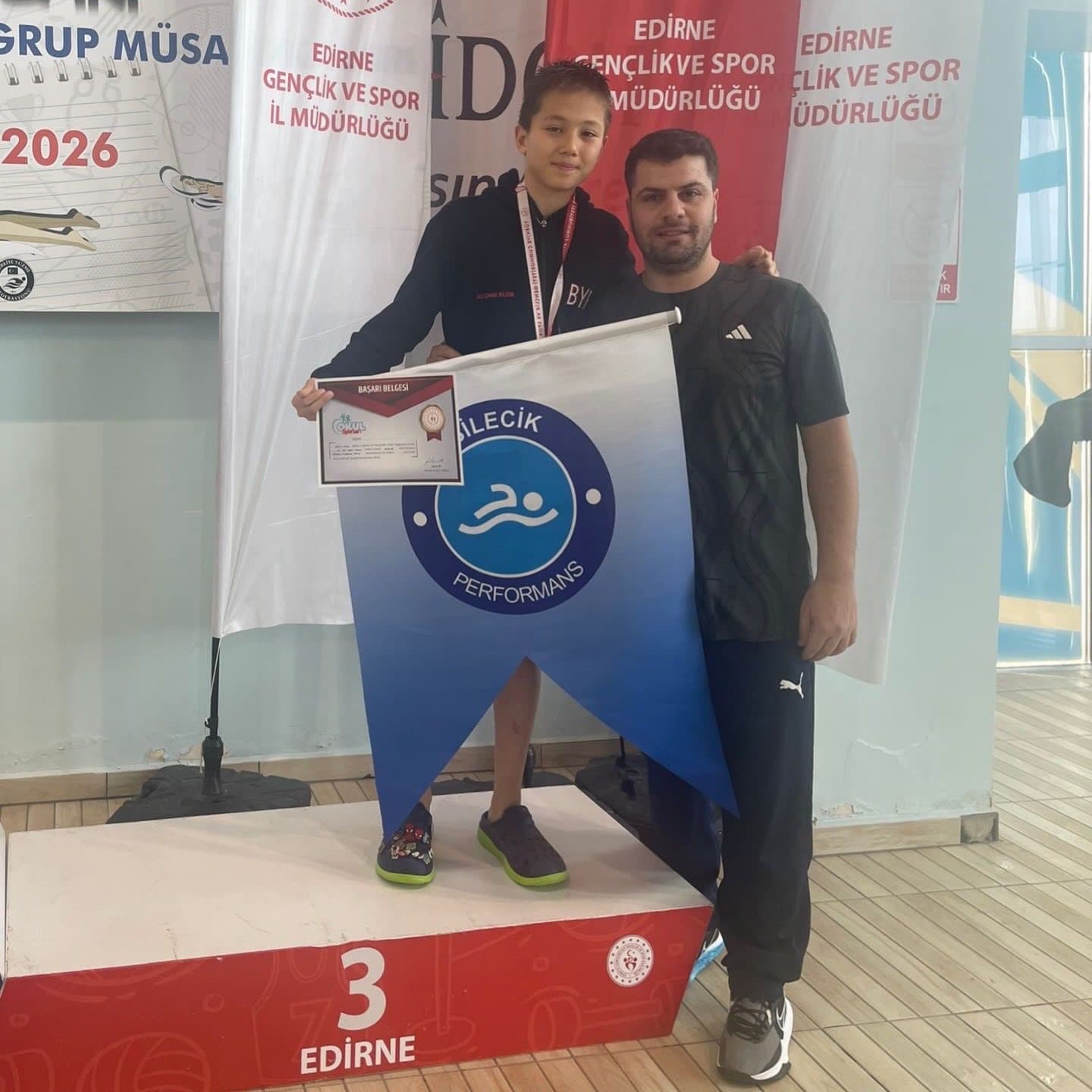 Bilecikli yüzücüden Edirne’de bronz madalya