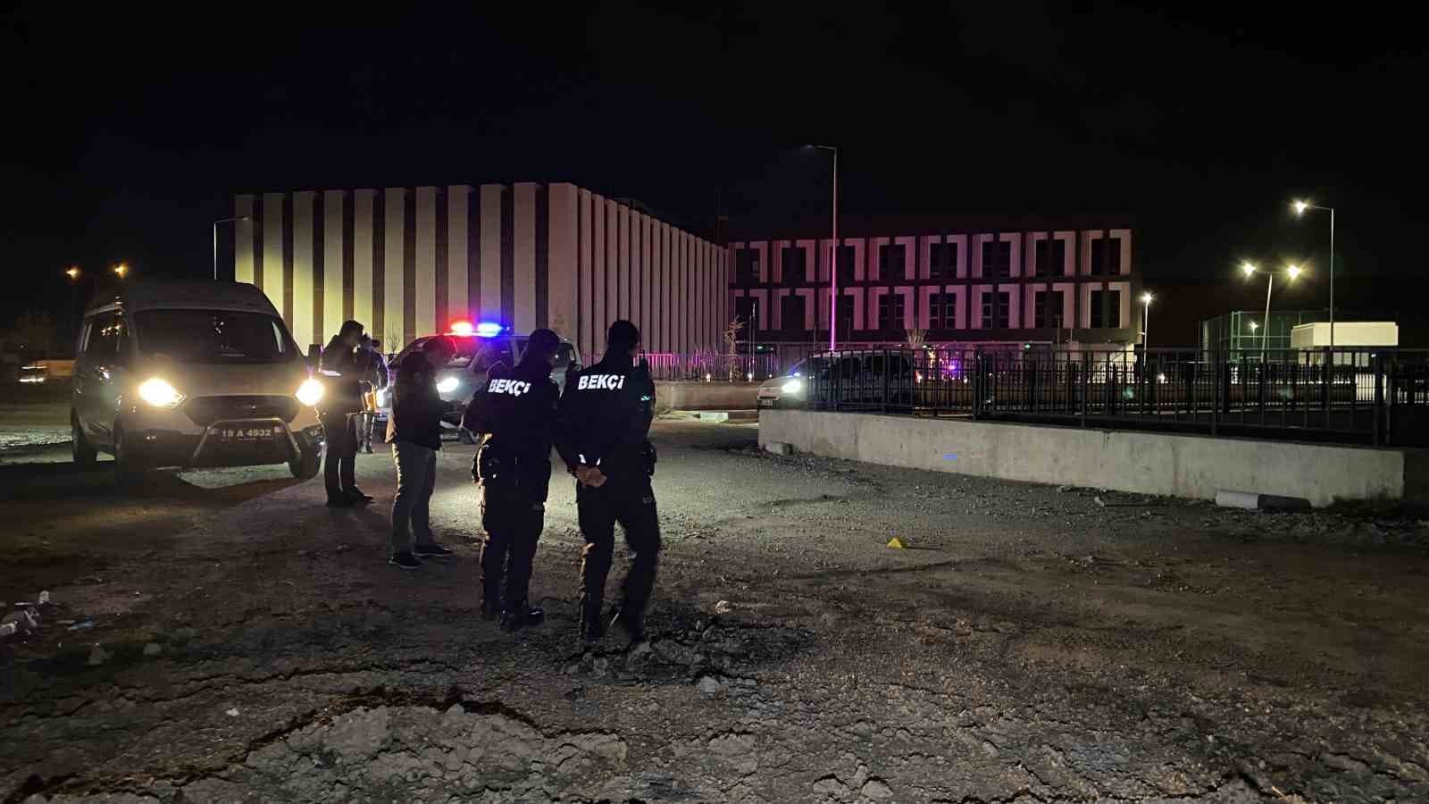 Önce darbettiler, ardından tabancayla vurup kaçtılar: 1 ağır yaralı