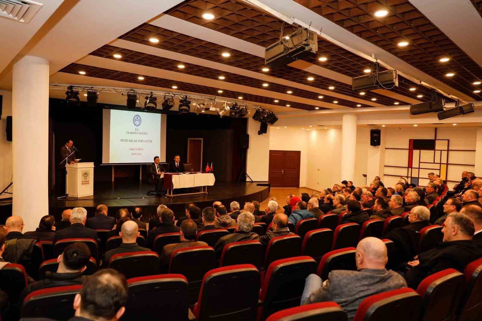 Vali Şahin Akçaabat’ta muhtarlarla buluştu