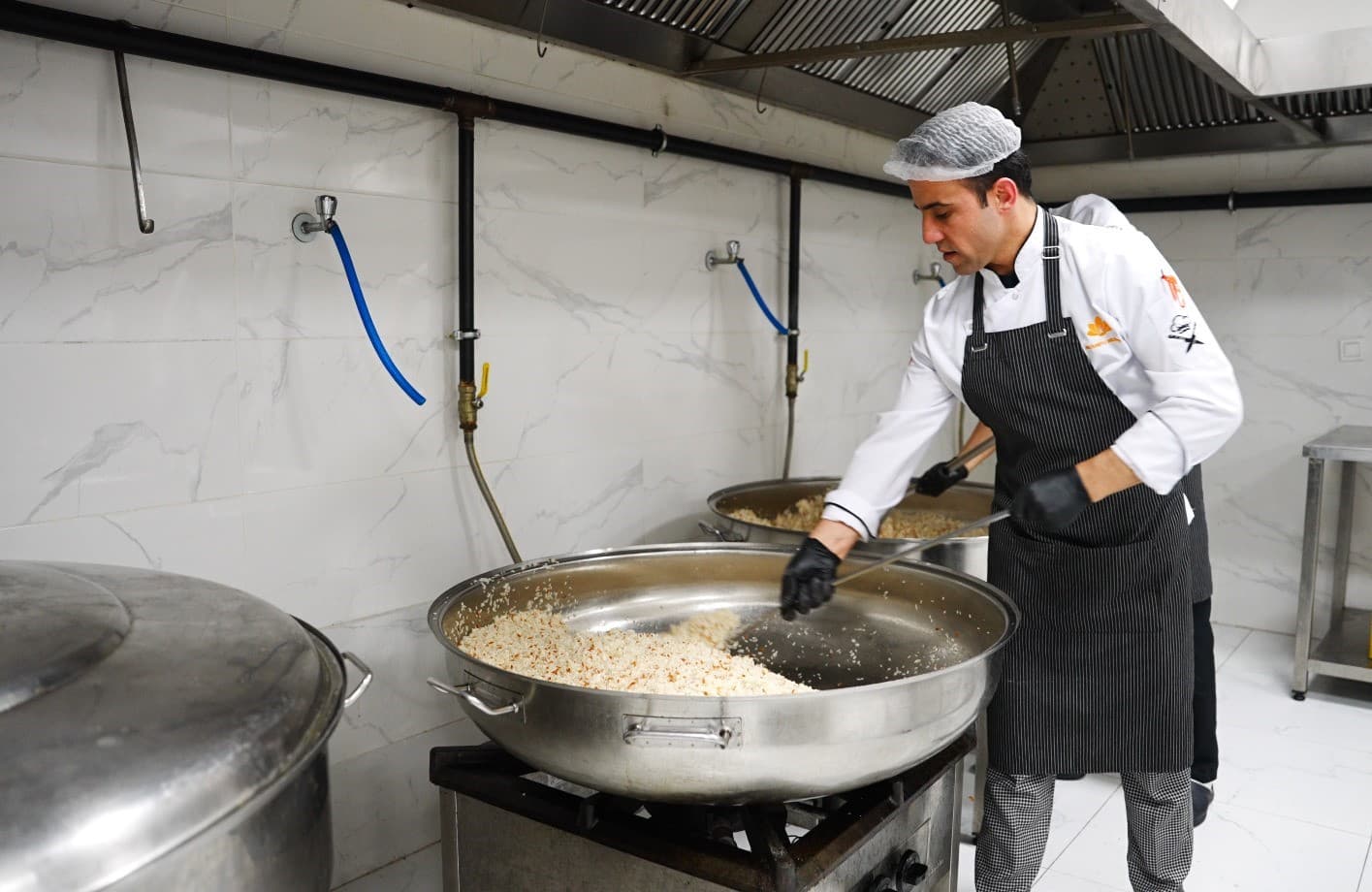 Sultanbeyli’de Ramazan dayanışması: İyilik mutfağı kapı kapı hizmet veriyor