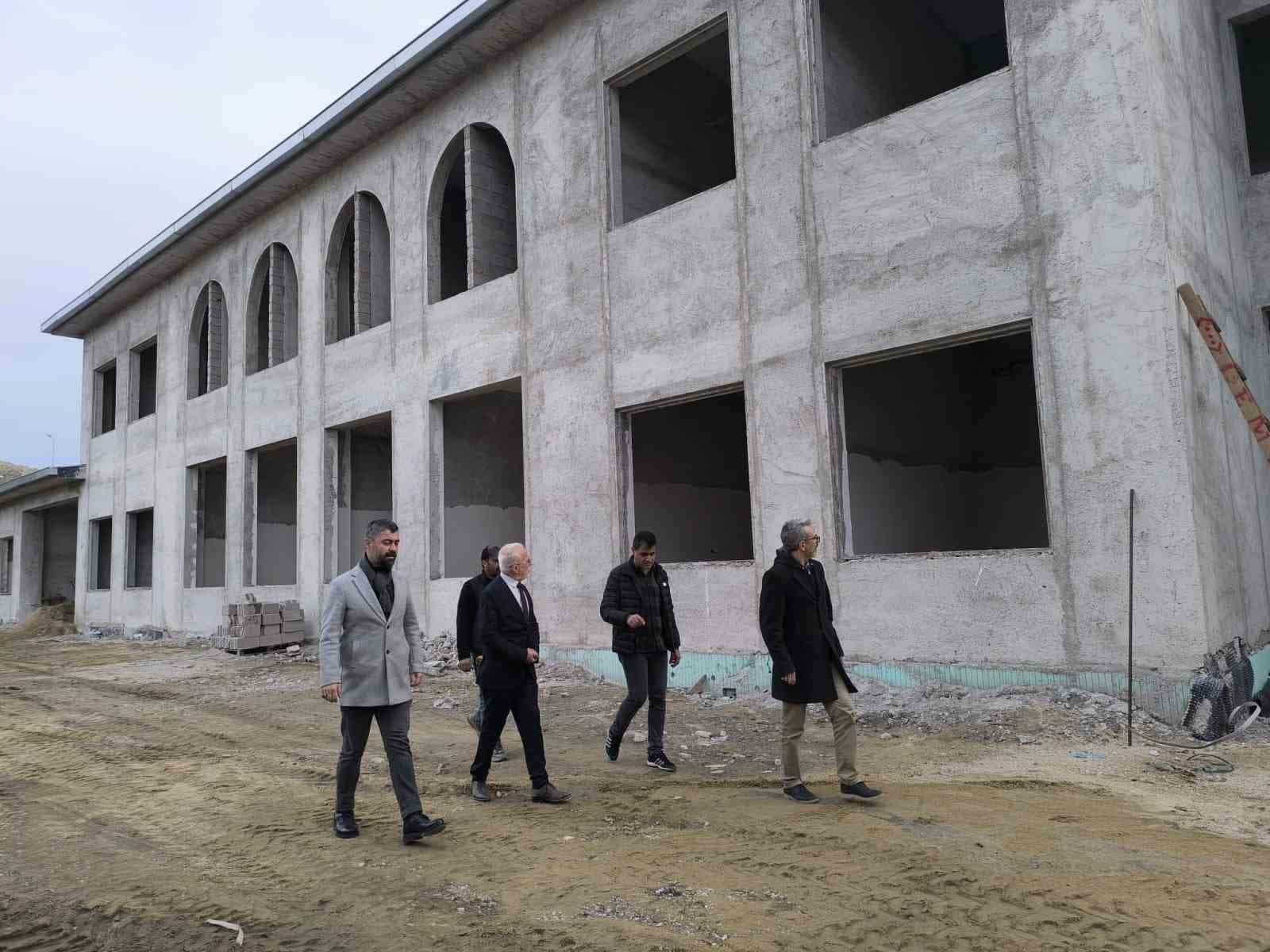 Sivrihisar’da yeni sağlık merkezlerinin yapımı sürüyor