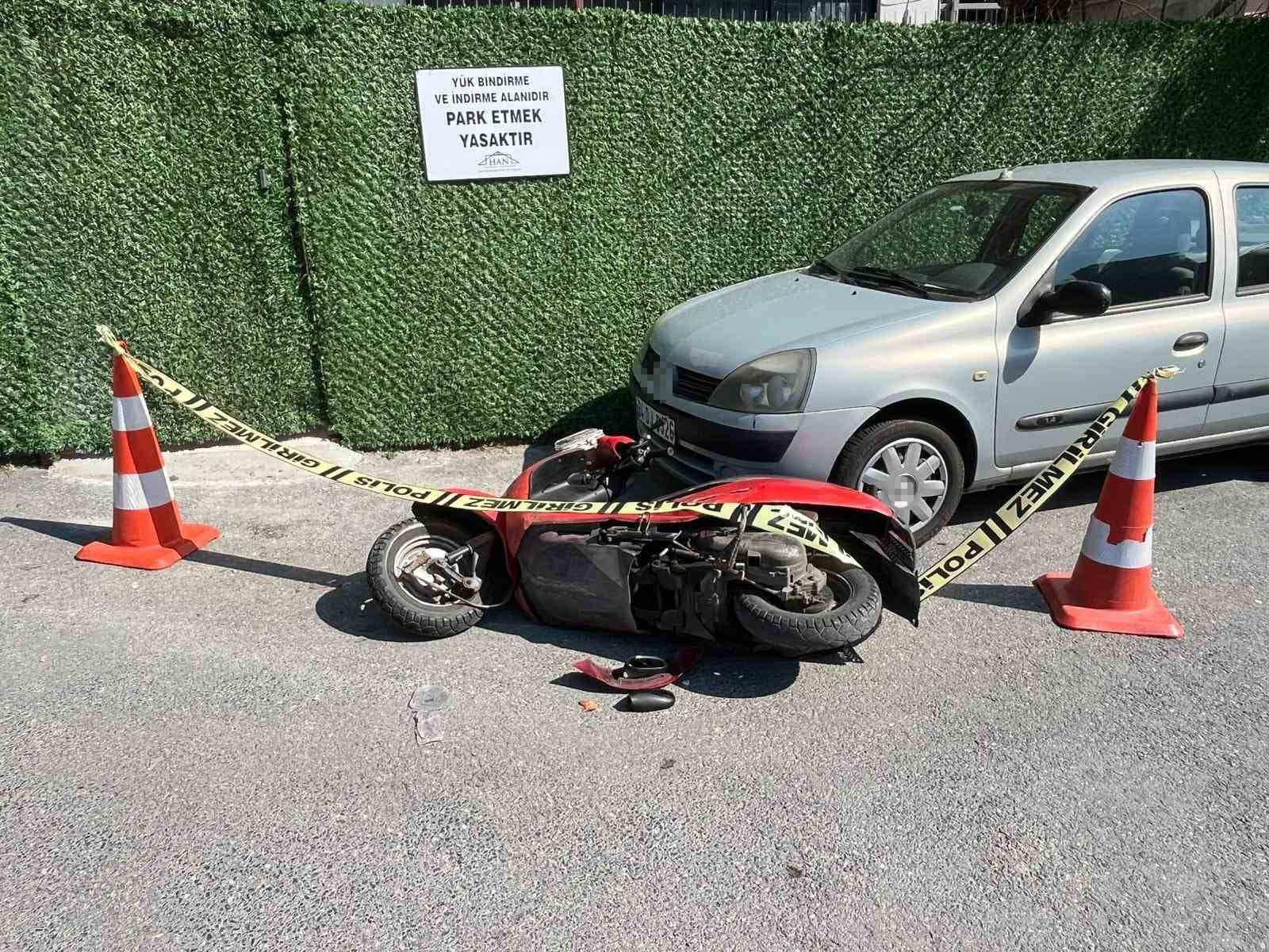 Beykoz’da motosiklet elektrik direğine çarptı: Üniversite öğrencisi hayatını kaybetti