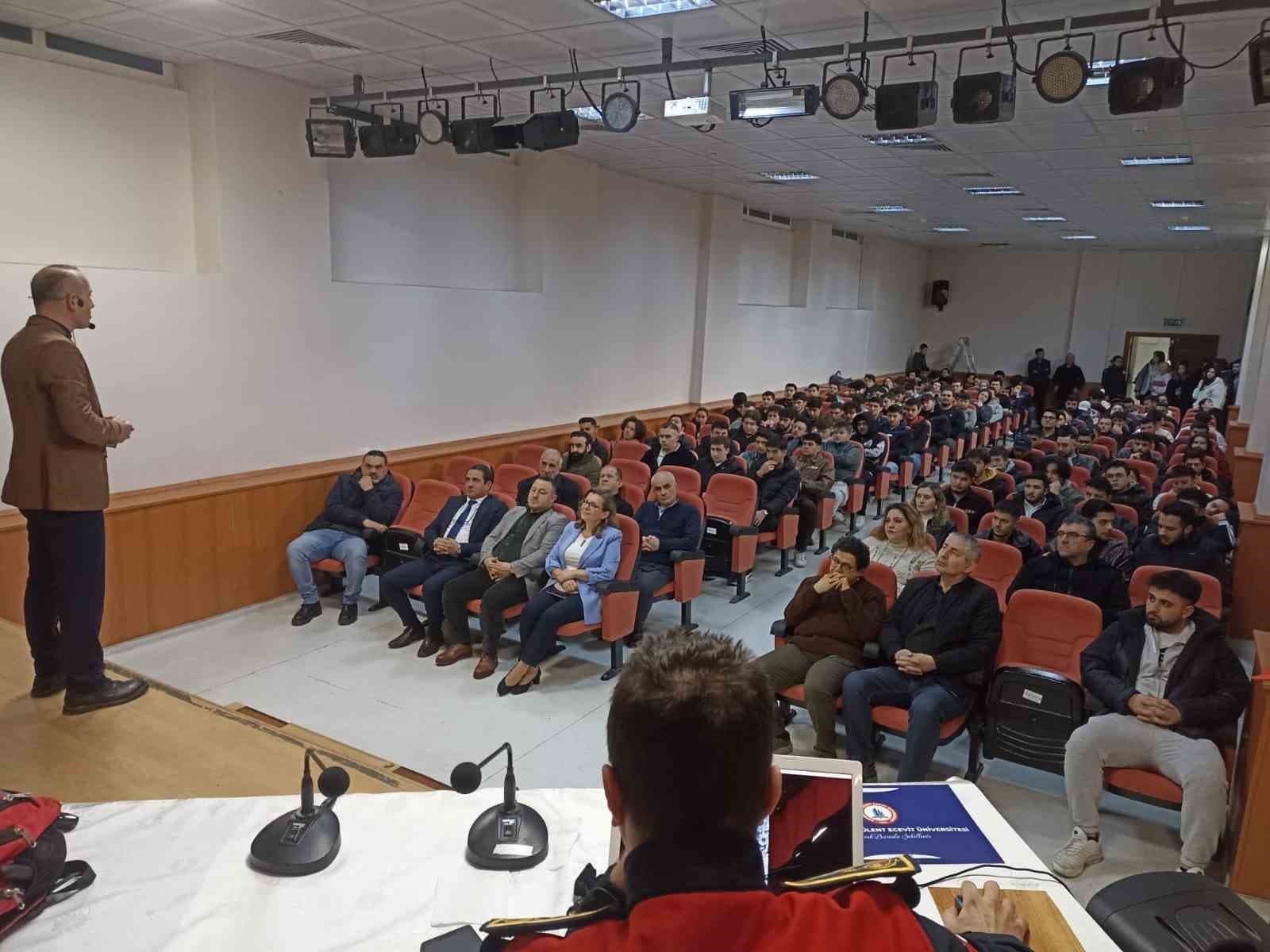 Alaplı’da deprem farkındalığı semineri düzenlendi