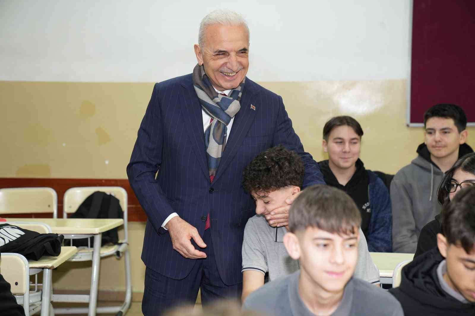 Başkan Yıldırım’dan öğrencilere müjde: YKS’ye giriş ücretleri bu sene de Ümraniye Belediyesi’nden