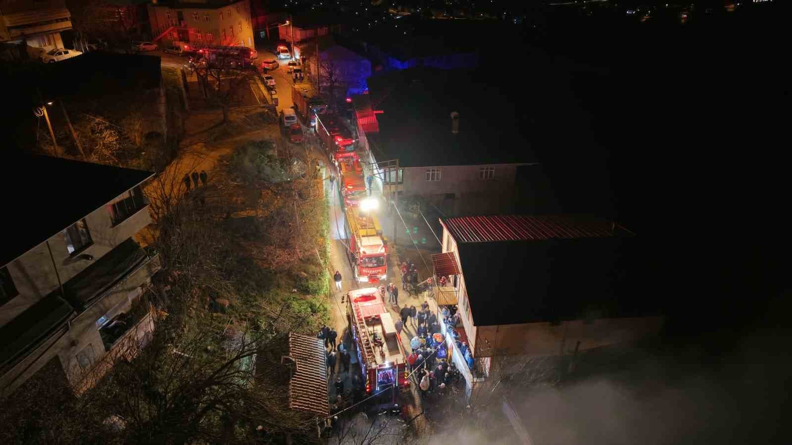 Tek başına yaşadığı evinde alevlerin arasında hayatını kaybetti