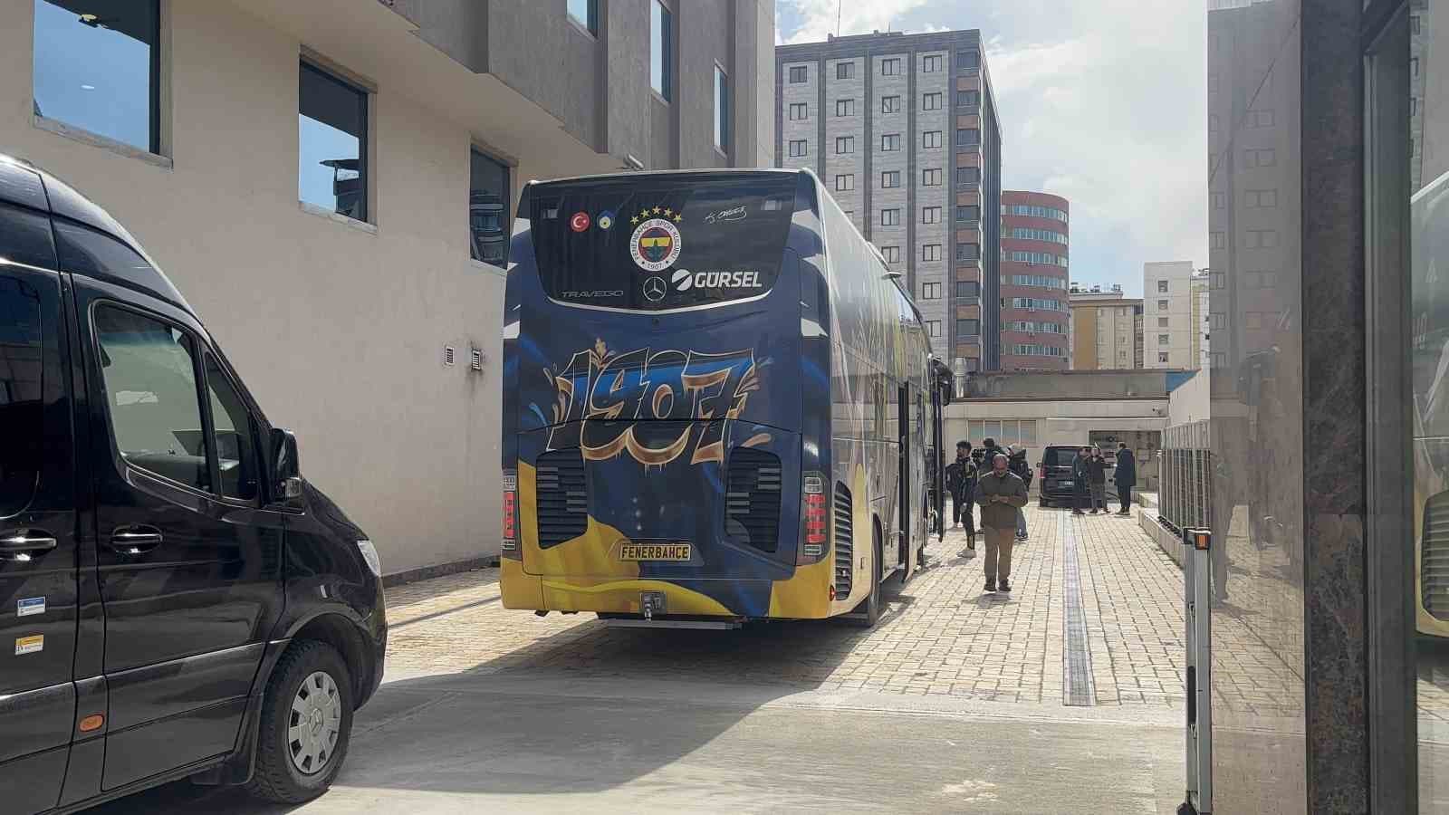 Fenerbahçe, maç günü Gaziantep’e geldi