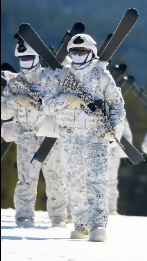 MSB komandoların Sarıkamış’ta dondurucu soğuktaki tatbikatını paylaştı