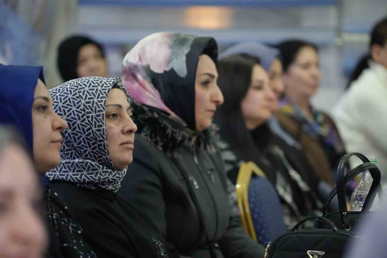 AK Parti Genel Merkez Kadın Kolları Başkanı Ercan: "Ateş çemberine rağmen hizmetlerimize devam ediyoruz"