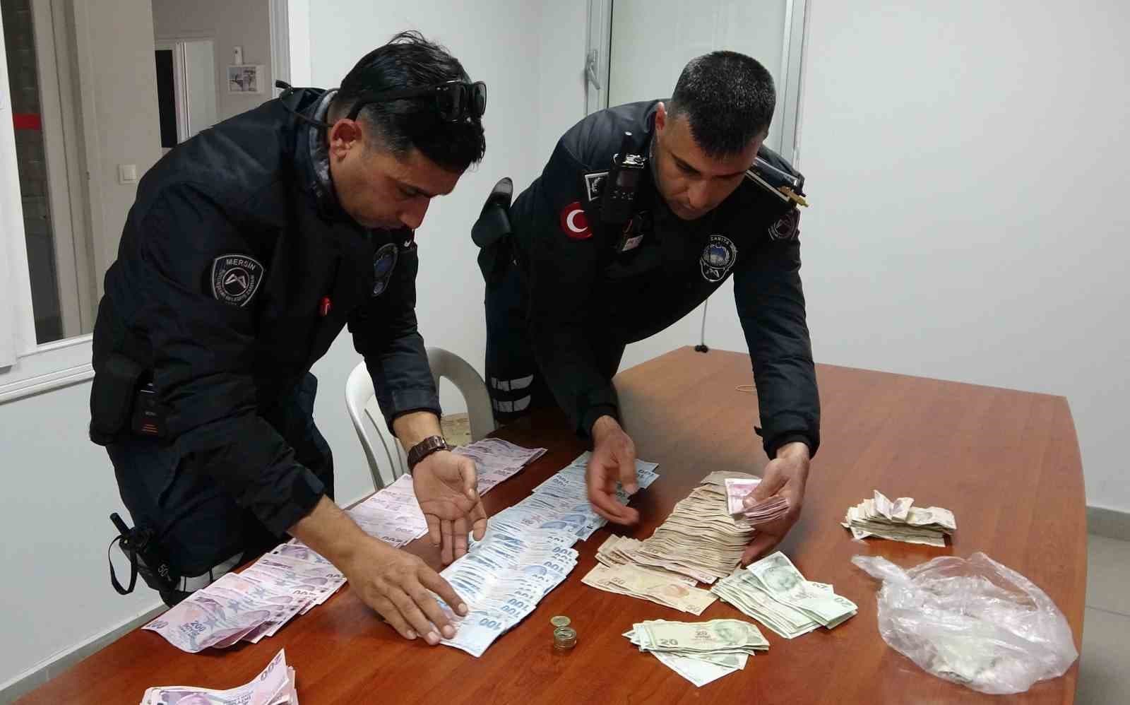 Mersin’de dilencilerin üzerinden 24 bin 577 TL çıktı