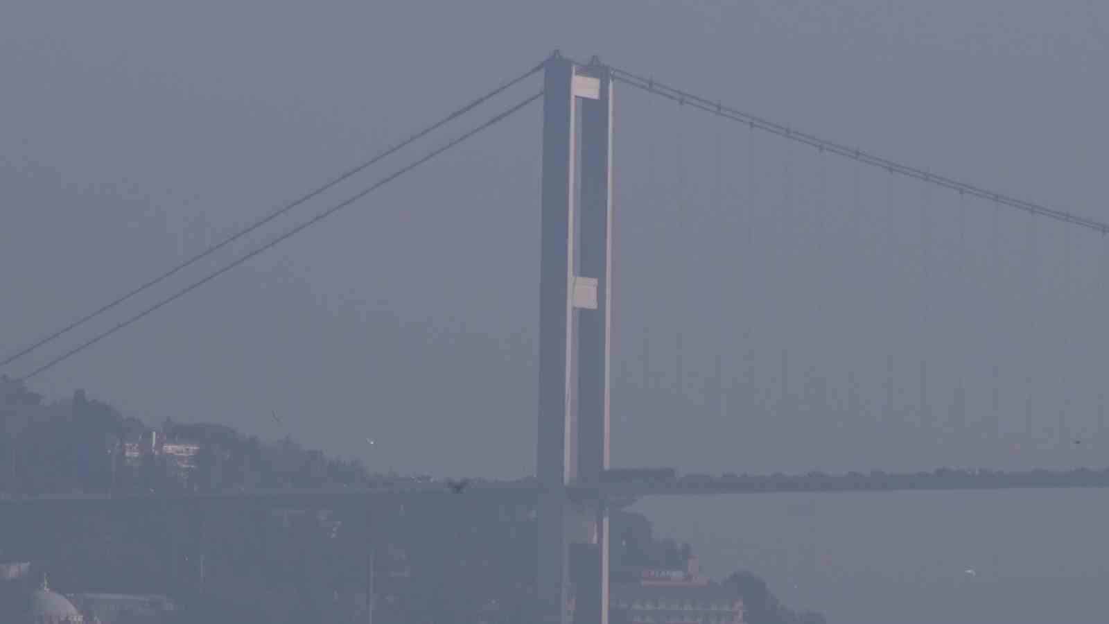 İstanbul’da sis etkisini göstermeye devam ediyor