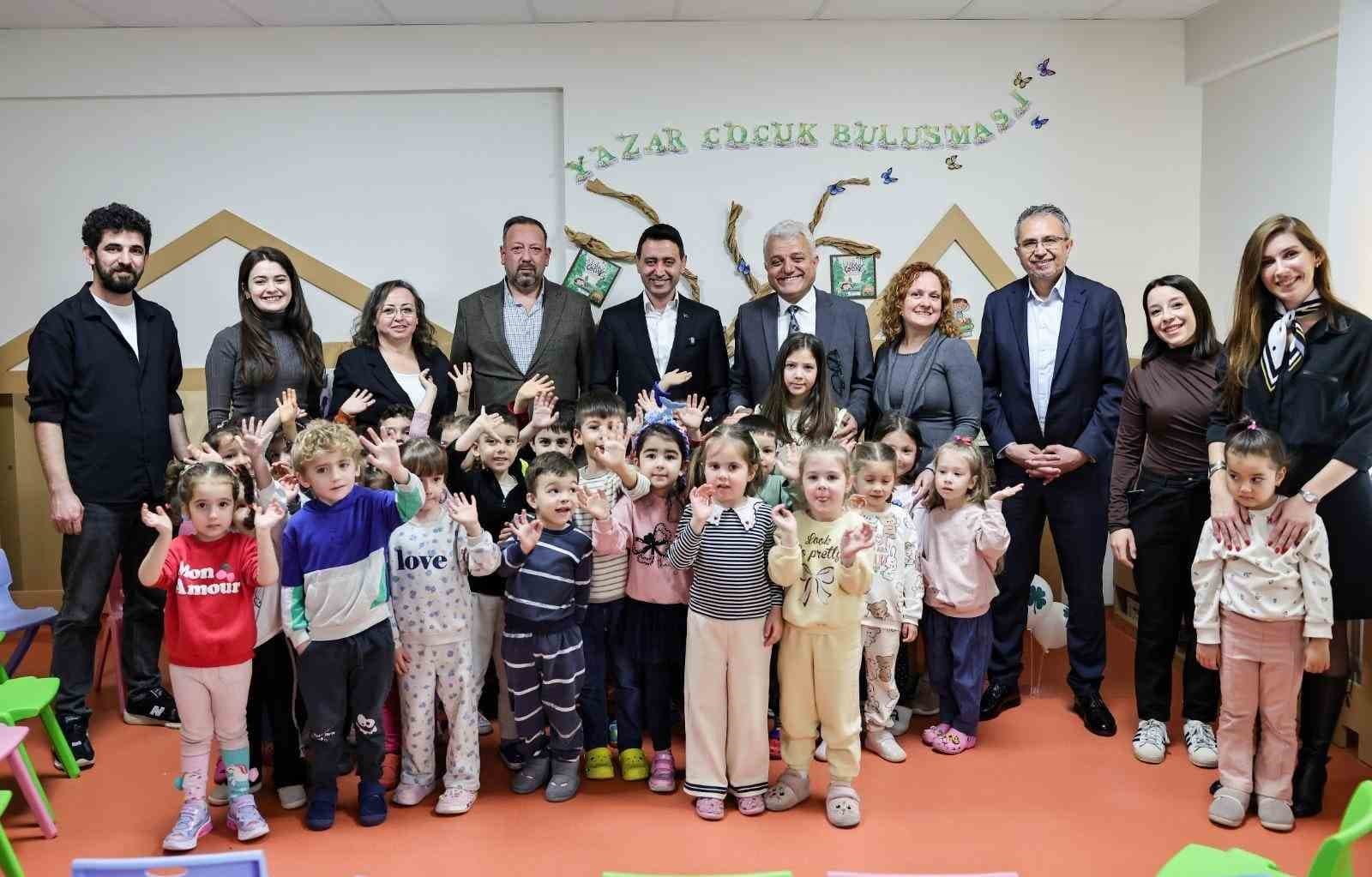 İzmir depreminin sembol ismi Ayda ve evlatlarını kaybeden anne, çocuklara depremi anlattı