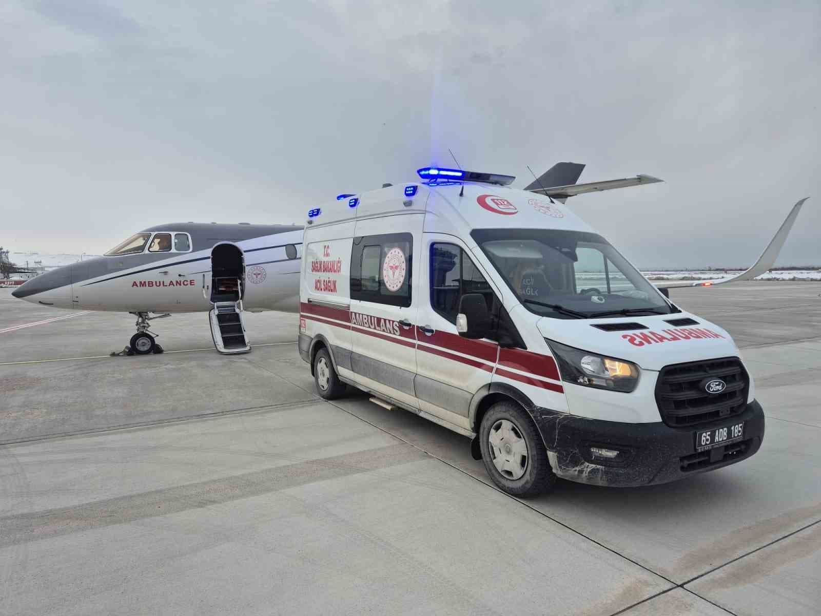 Van’da 3 aylık bebek uçak ambulansla Konya’ya sevk edildi