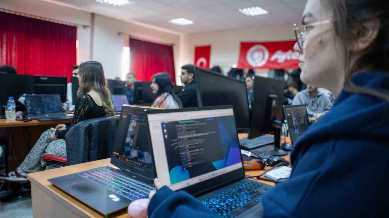 Dijital dünyanın savunucuları Serhat’ta yetişiyor