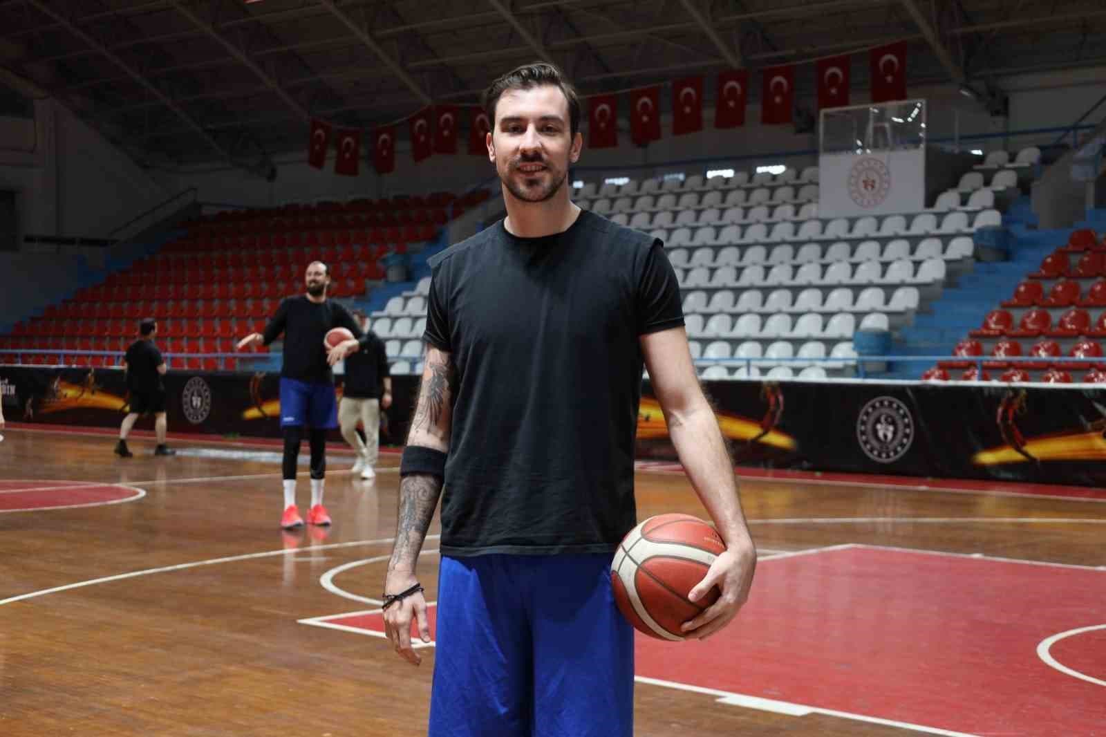 Kağıtsporlu basketbolcular Süper Lig hedefine odaklandı