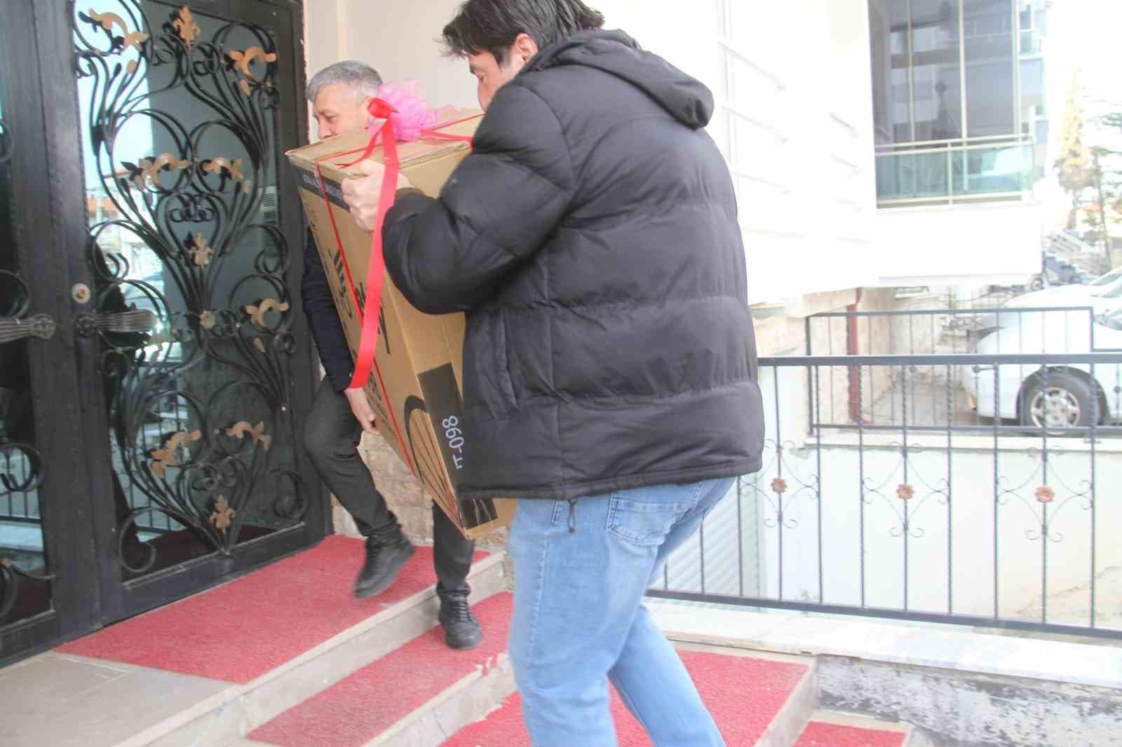 Minik öğrenciler engelli vatandaşın hayalini gerçekleştirdi