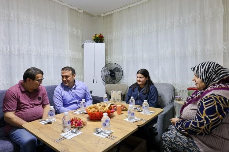 Vali Sözer, Meydan ailesinin iftar sofrasına konuk oldu