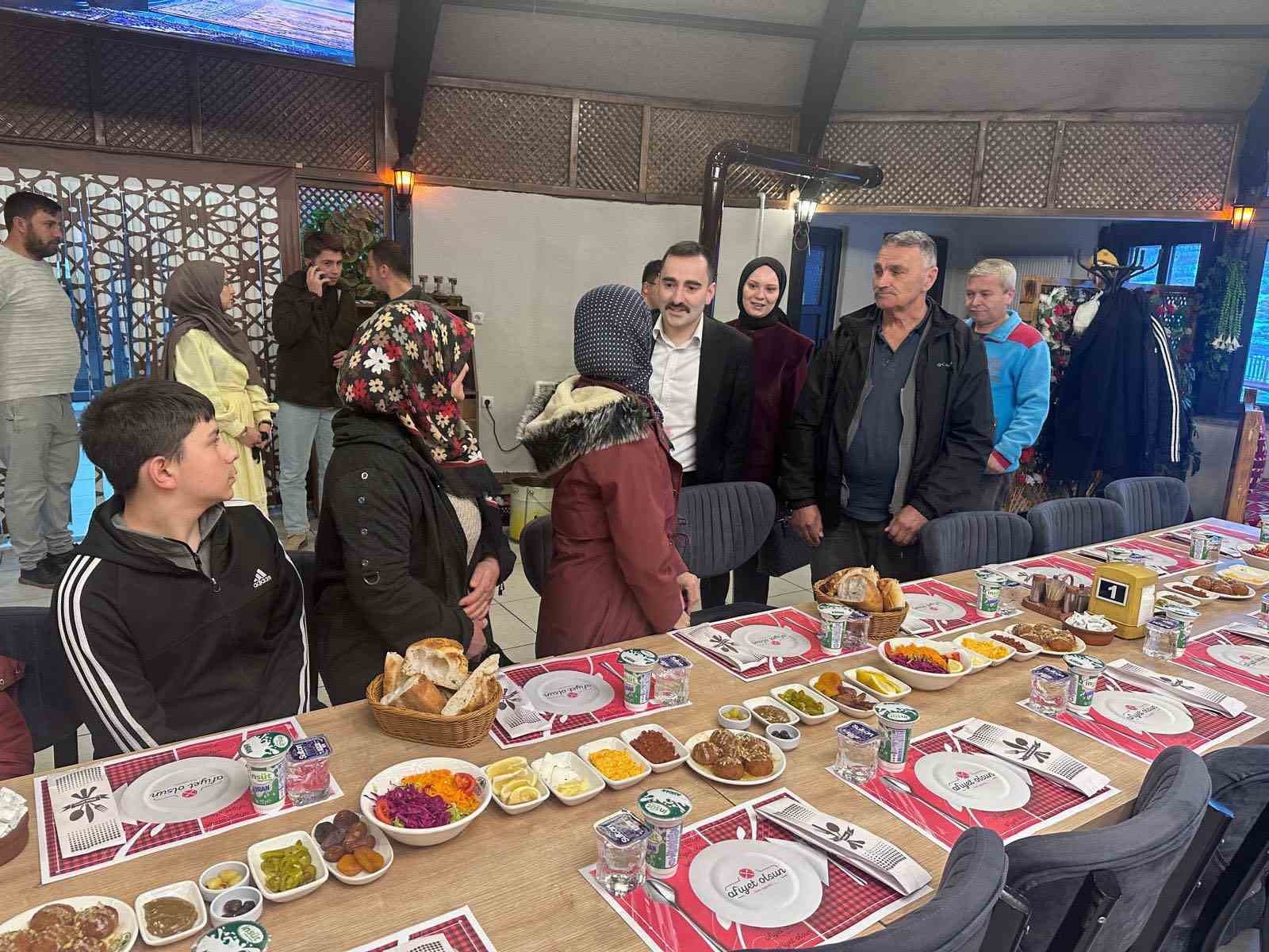 Domaniç’te engelli, yaşlı, öksüz ve yetim ailelerine iftar