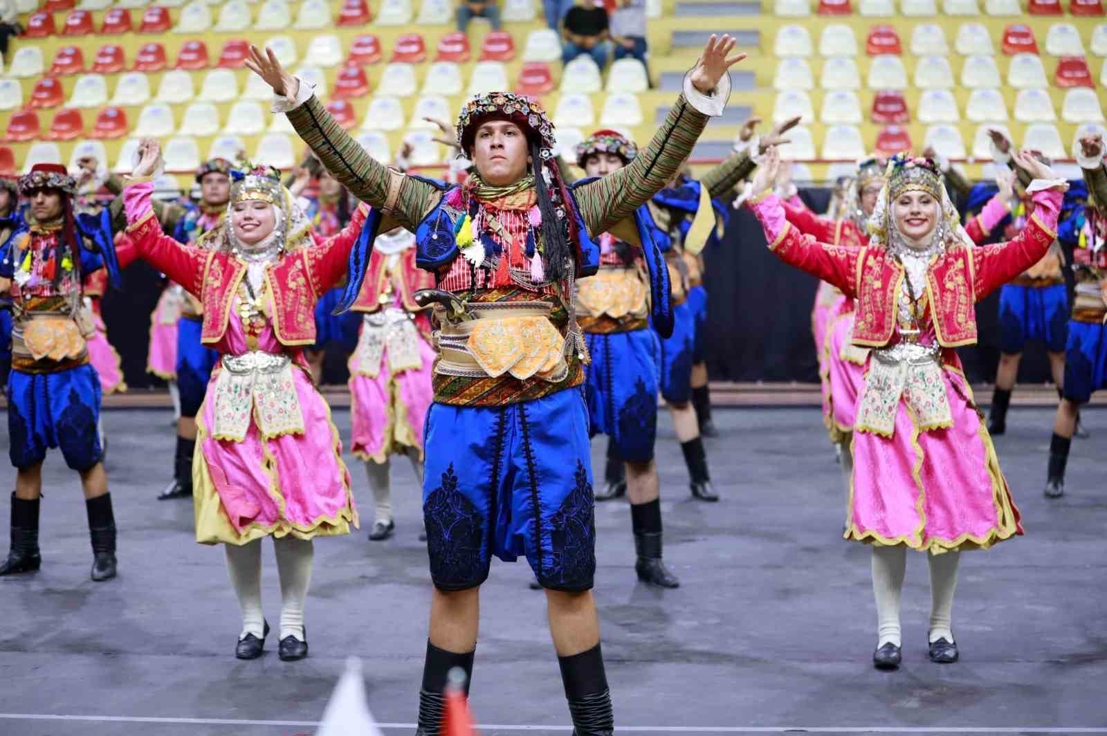 Halk oyunları şöleni için geri sayım başladı
