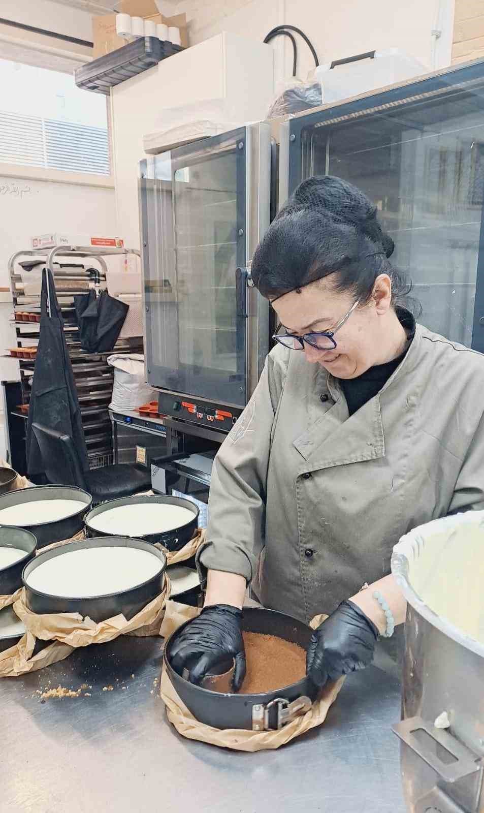 Meslek Fabrikası ile altın bileziği taktı, Hollanda’da pastacı oldu