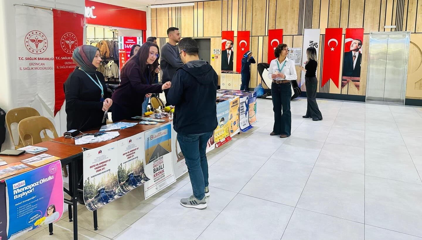 Erzincan’da vatandaşlara obezite konusunda bilgilendirme yapıldı