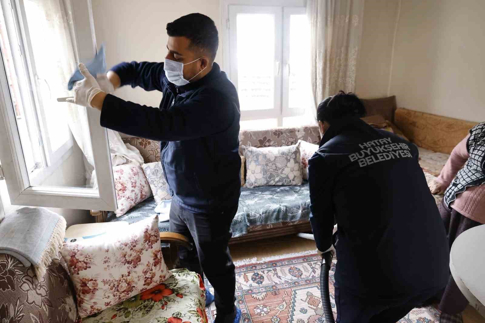 Hatay Büyükşehir Belediyesi, 6 bin 615 hanede temizlik yaptı