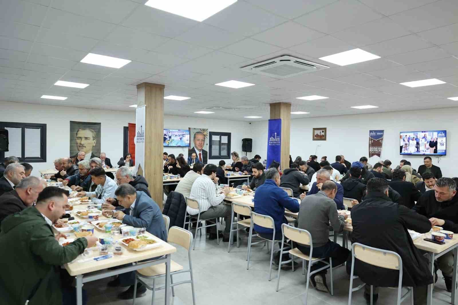 Başkan Yapar, basın mensuplarıyla iftar sofrasında bir araya geldi