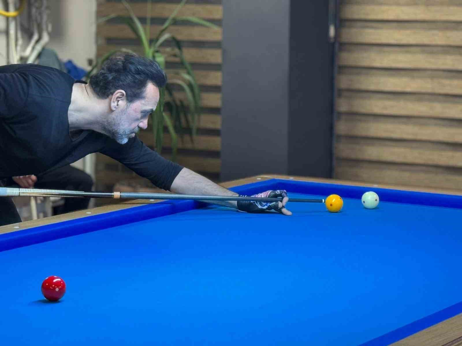 90 sporcu yarışıyor