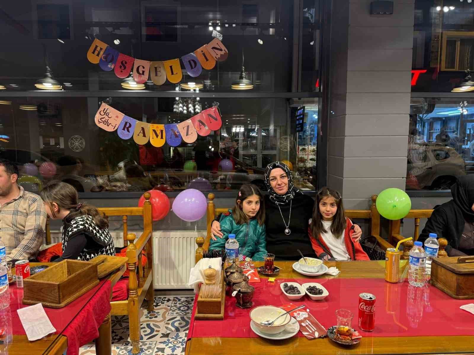 Bayburt’ta çocuklar için ‘Büyük Aile Sofrası’ kuruldu