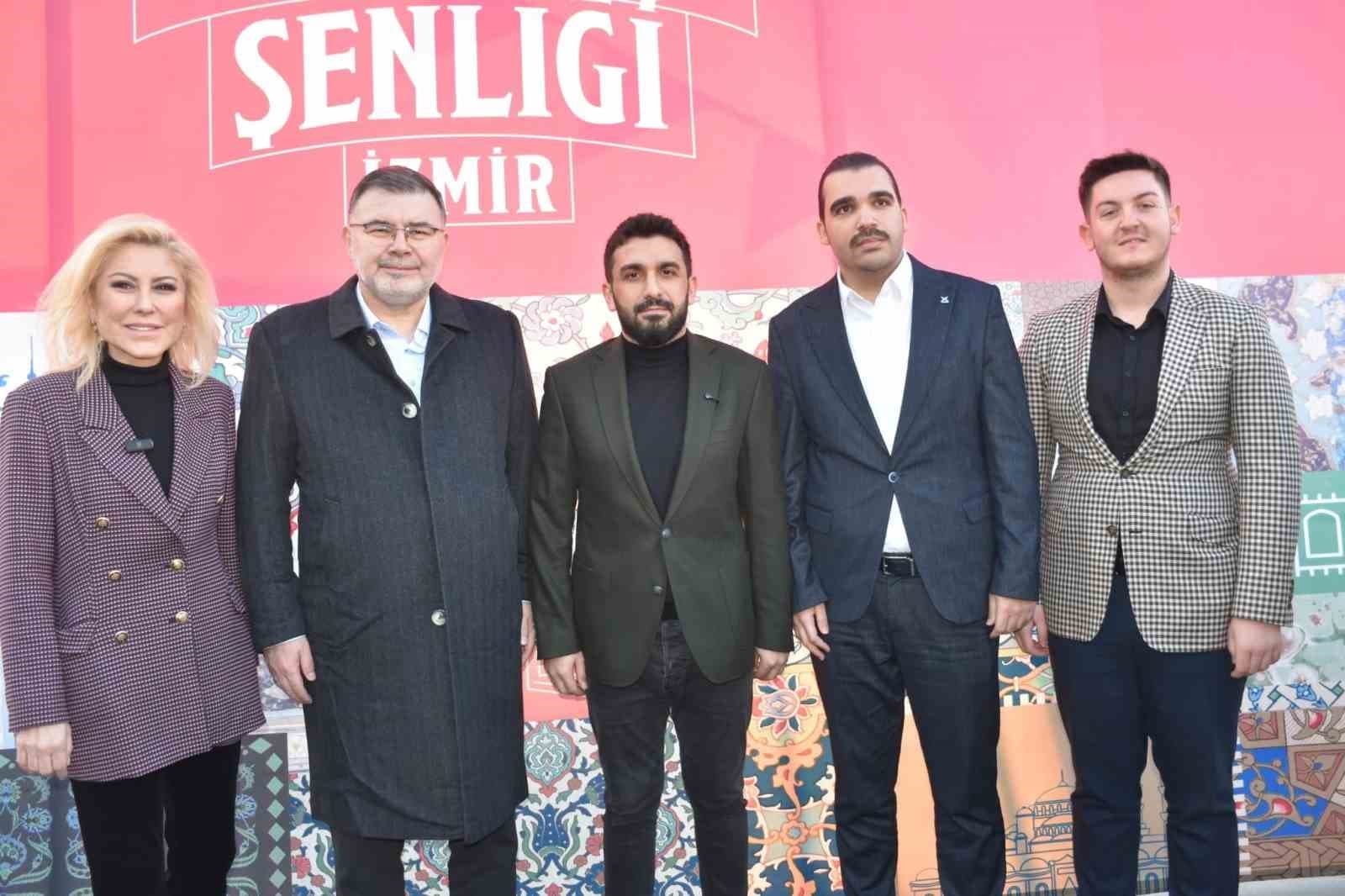 İzmir’de ’Ramazan Şenliği ve Büyük Aile İftarı’