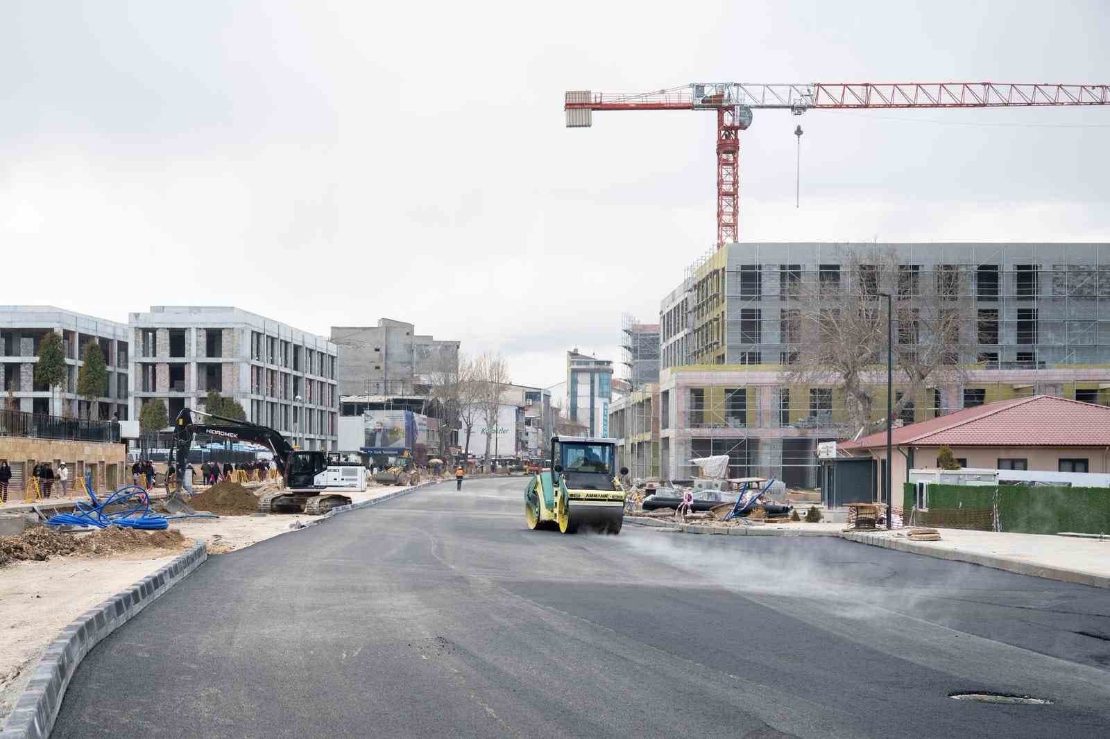 Başkan Er: "Kışla caddesi-kız meslek lisesi arası önümüzdeki hafta trafiğe açılacak"