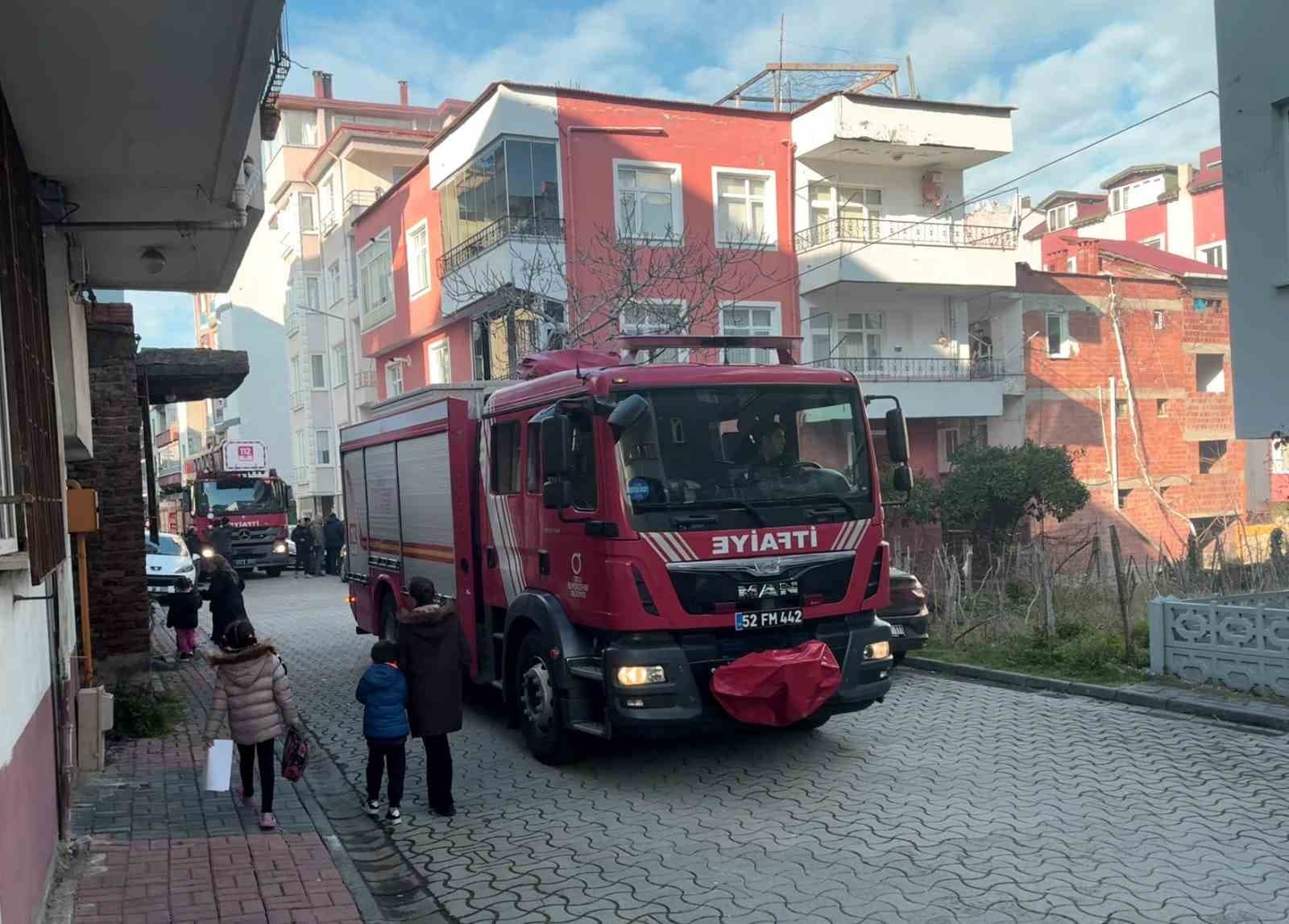 Ordu’da 3 katlı binada korkutan baca yangını
