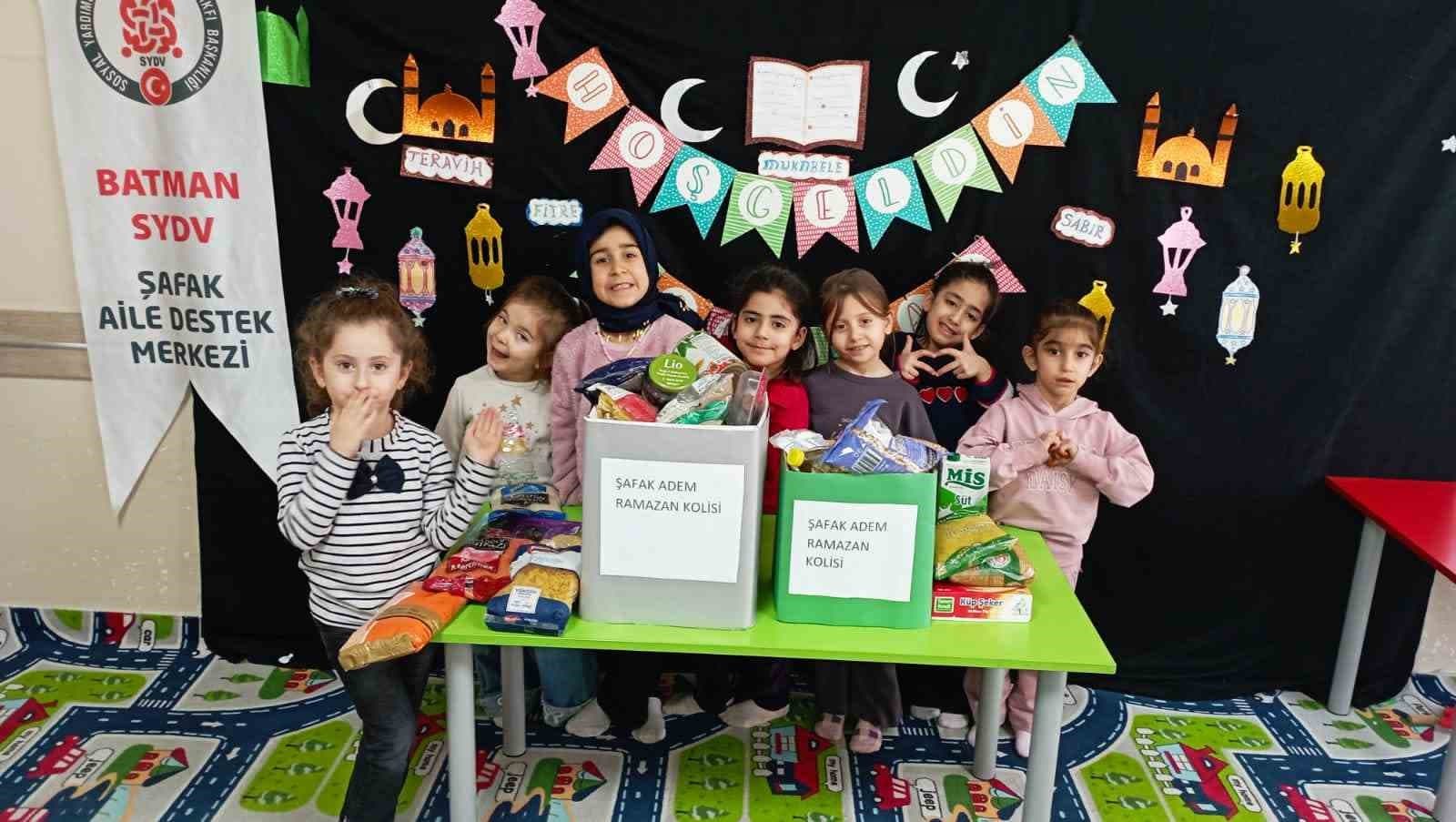 Batman’da yüzme yıldızları sahne aldı