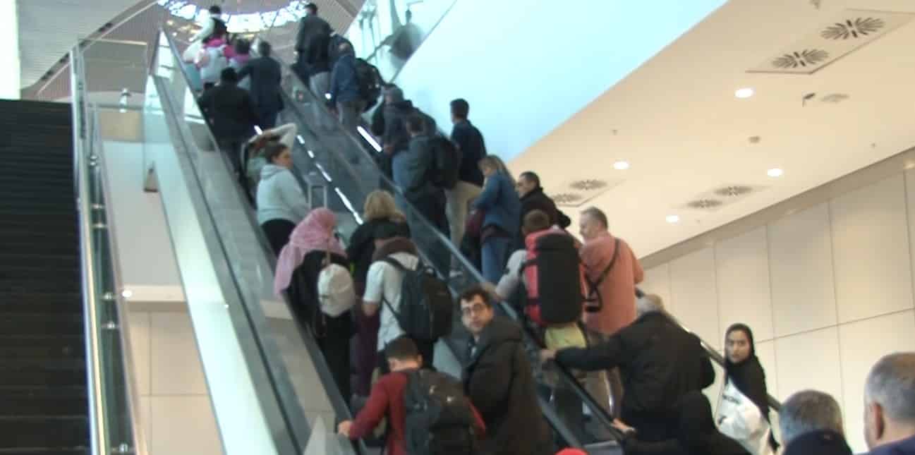 Katar’da mahsur kalan Türk vatandaşları Türkiye’ye döndü