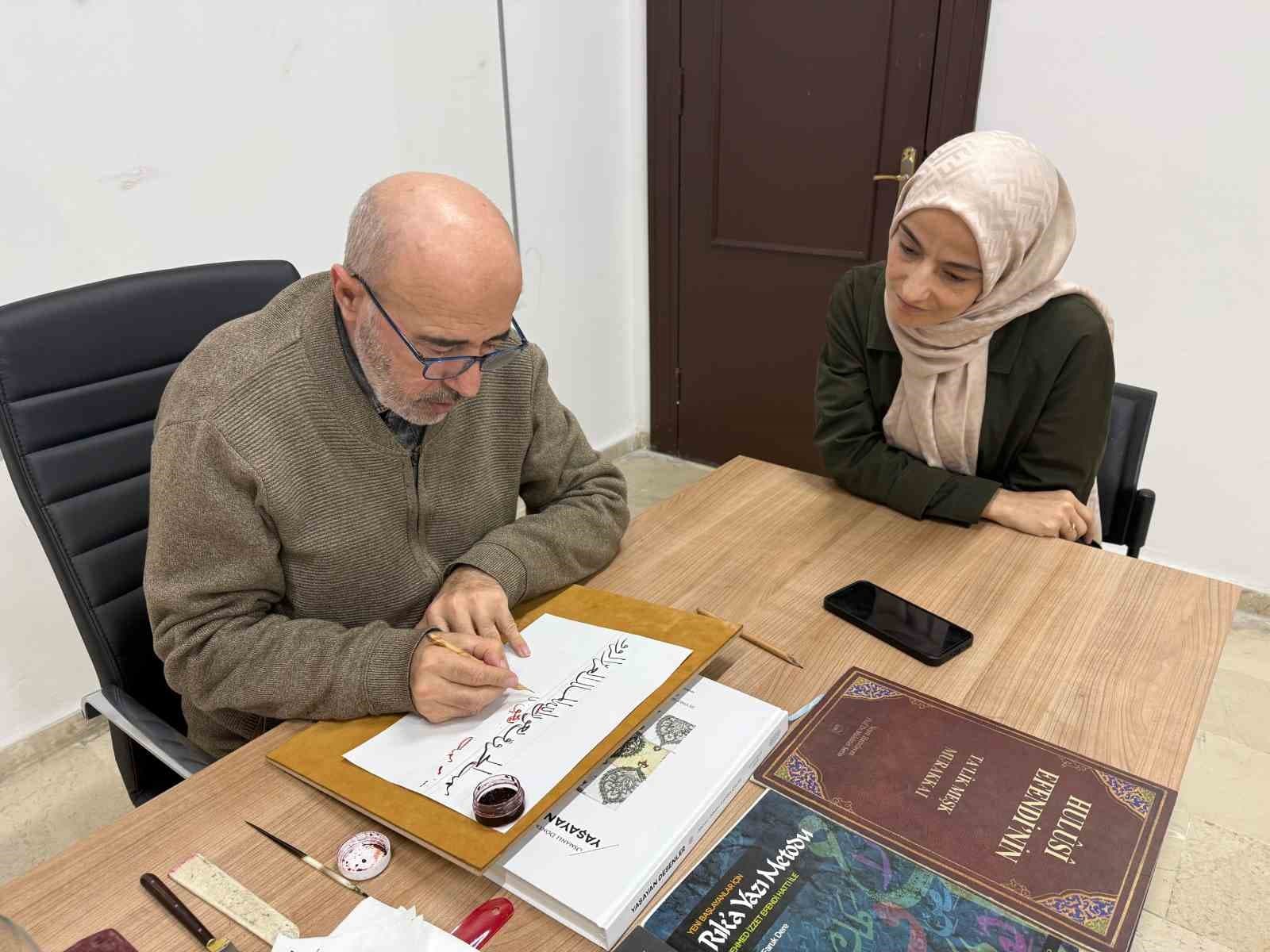 Esenyurt’ta yeni hattatlar yetişiyor