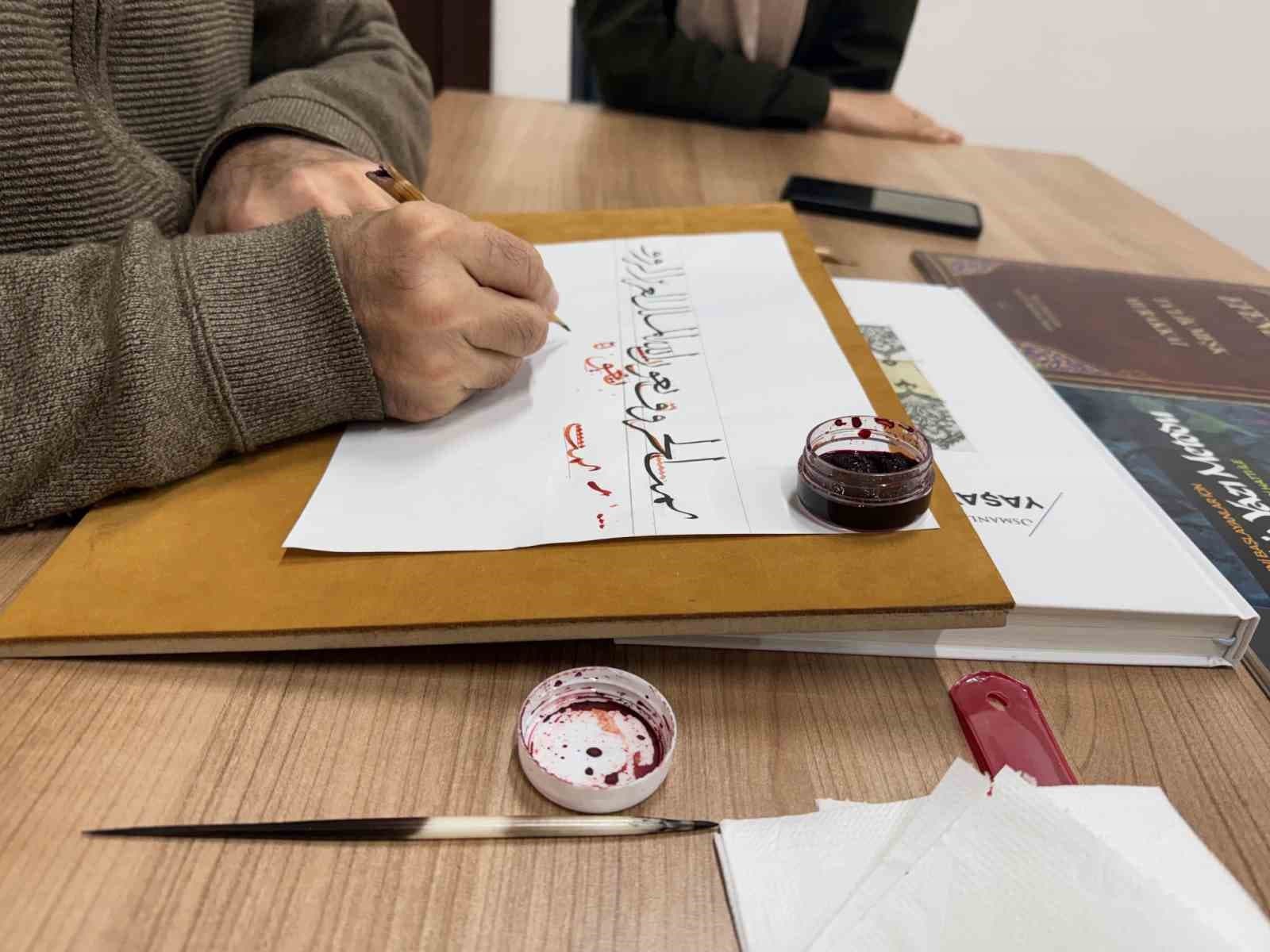 Esenyurt’ta yeni hattatlar yetişiyor