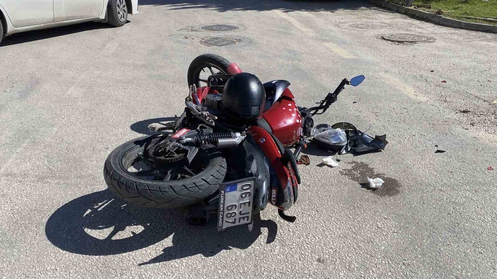 Bolu’da hafif ticari araç ile motosiklet çarpıştı: 1 yaralı