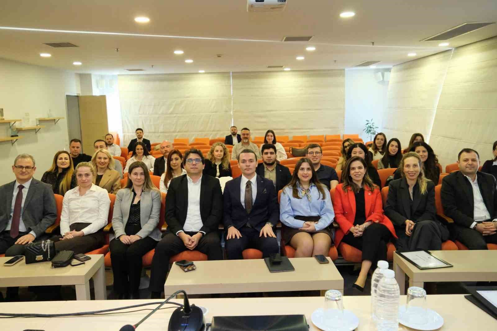 EGİAD üyelerine, ’Yönetimde eşitlik için kadın perspektifi’ konulu seminer