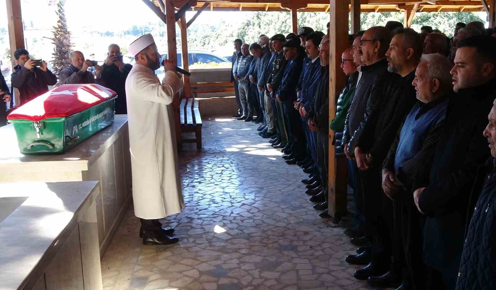Kıbrıs’ta kazada hayatını kaybeden uzman onbaşı son yolculuğuna uğurlandı