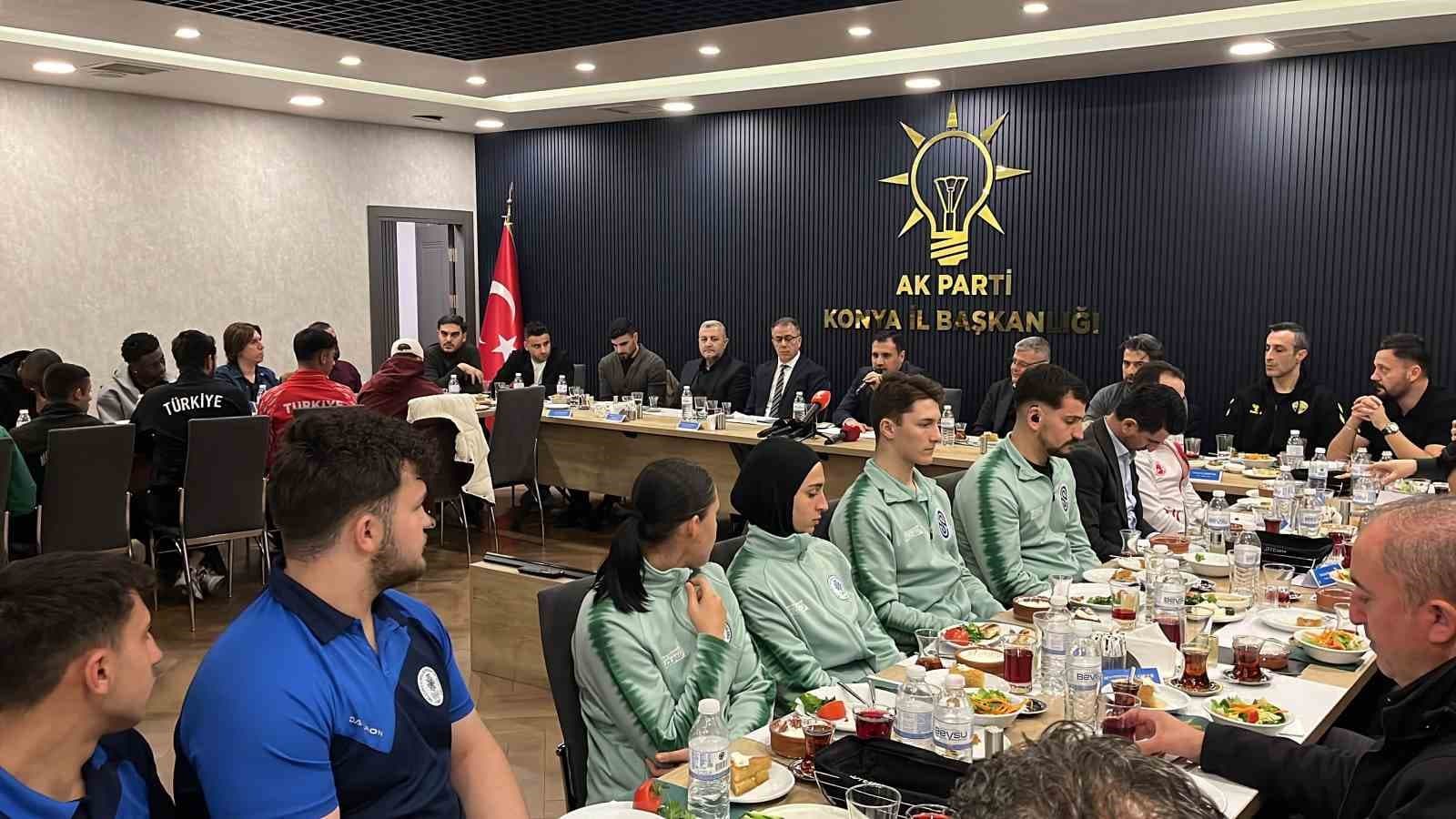 Spor camiası AK Parti Konya İl Başkanlığı’nın iftarında buluştu