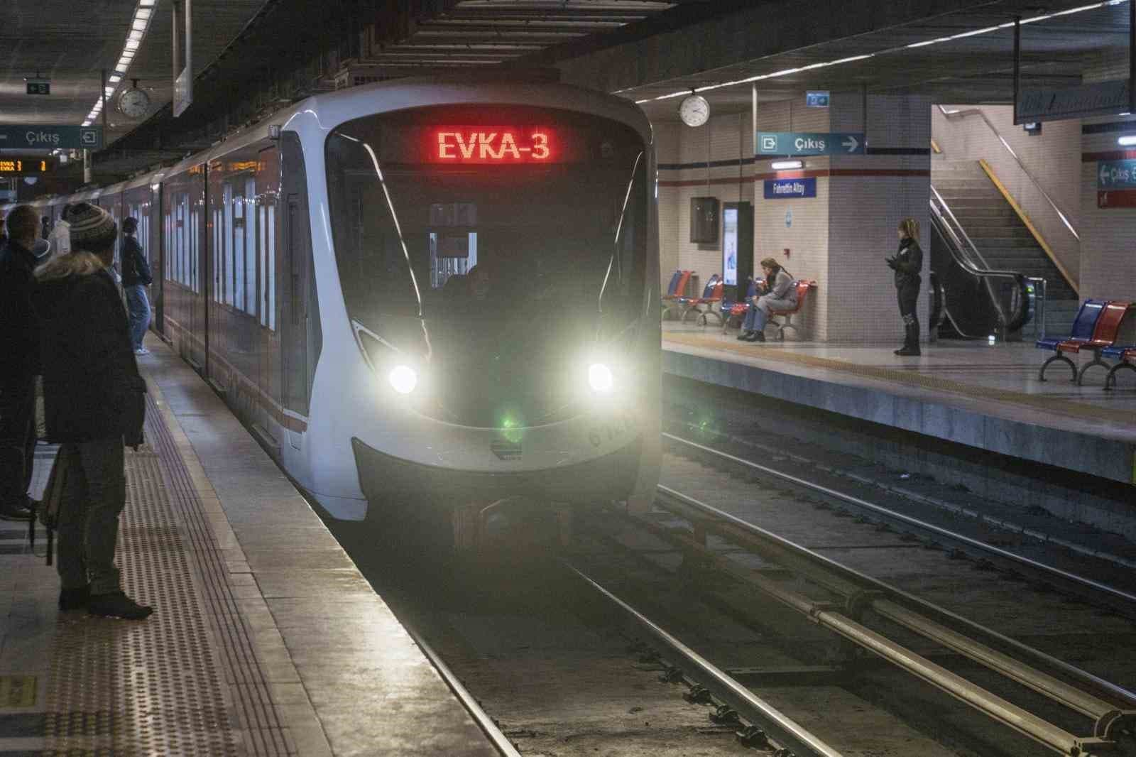 Bornova’da metro hattında raylar yenileniyor