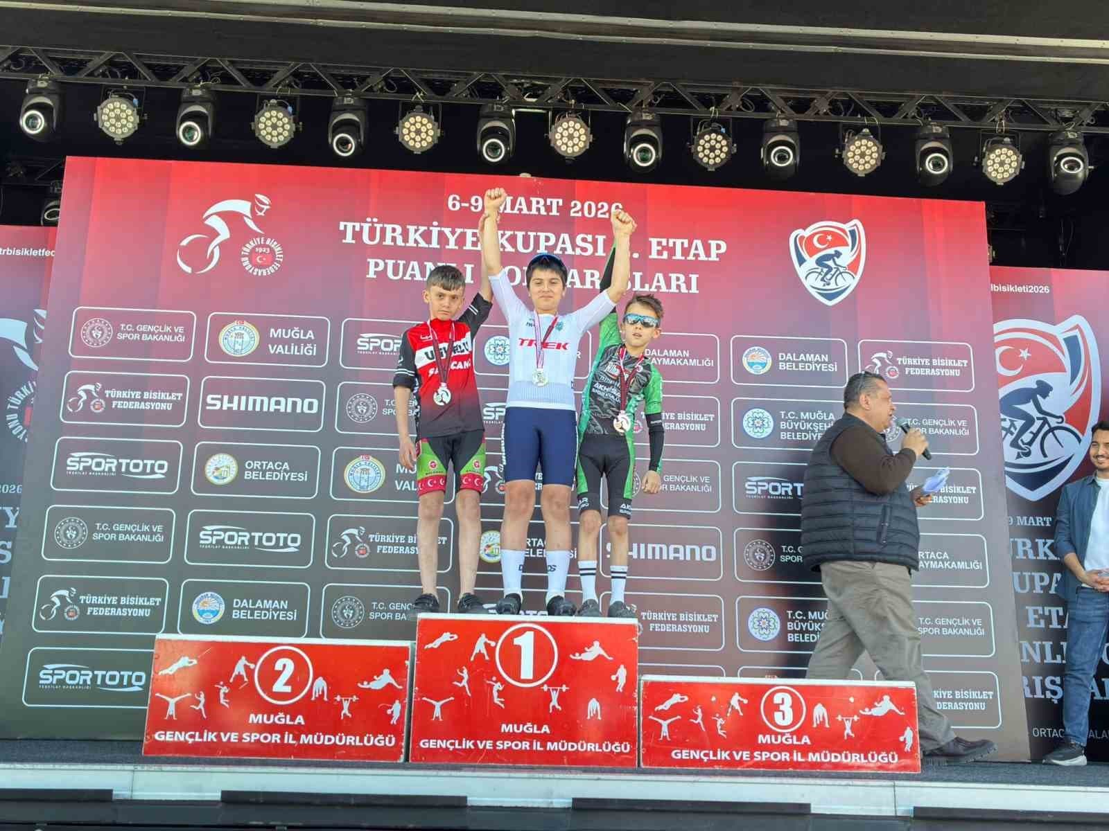 Akhisarlı minik pedallar Muğla’da kürsüye damga vurdu