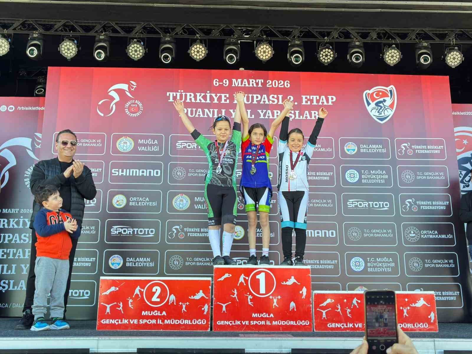 Akhisarlı minik pedallar Muğla’da kürsüye damga vurdu