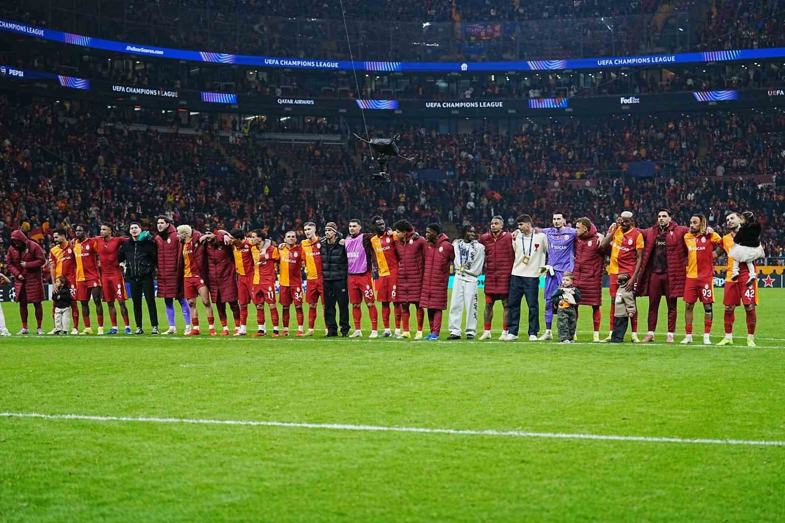 Galatasaray’da Liverpool galibiyeti sevinci
