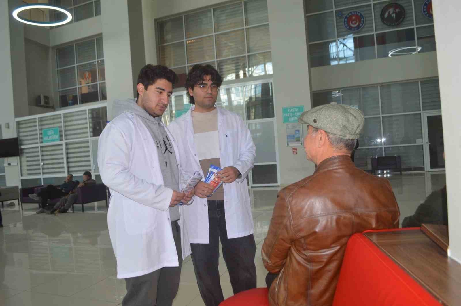 Kolon kanseriyle mücadelede erken teşhis hayat kurtarıyor